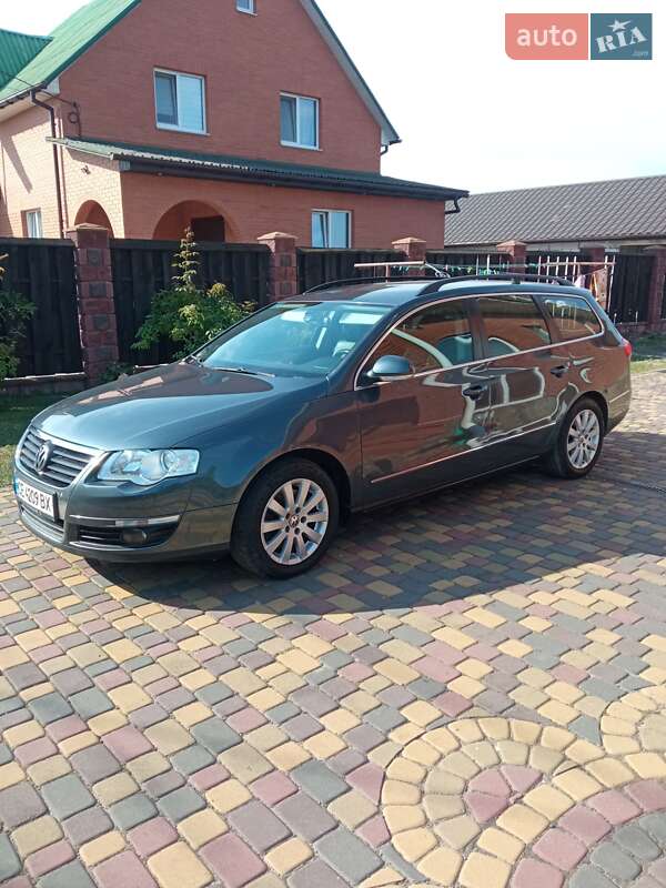 Універсал Volkswagen Passat 2010 в Луцьку
