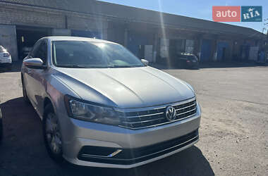 Седан Volkswagen Passat 2016 в Вінниці