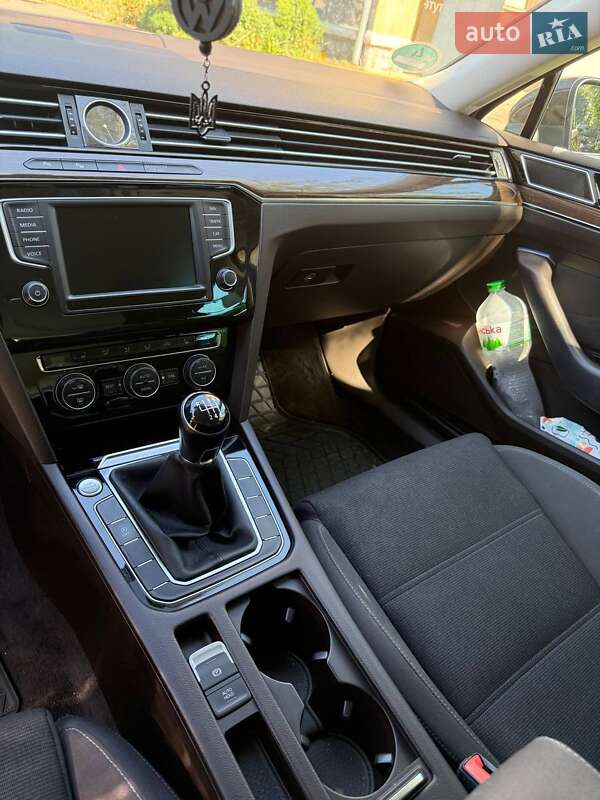 Универсал Volkswagen Passat 2015 в Львове