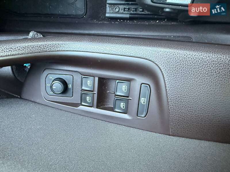 Универсал Volkswagen Passat 2015 в Львове