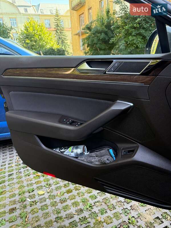 Универсал Volkswagen Passat 2015 в Львове