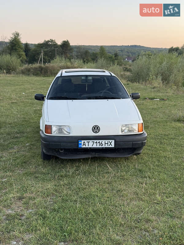 Універсал Volkswagen Passat 1992 в Вістовій