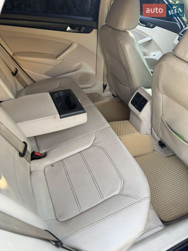 Седан Volkswagen Passat 2014 в Одессе