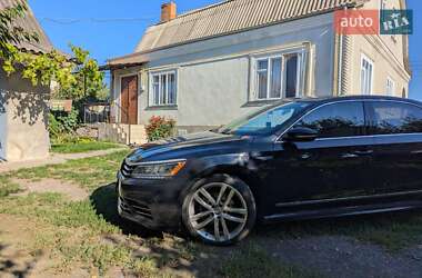 Седан Volkswagen Passat 2017 в Тульчине