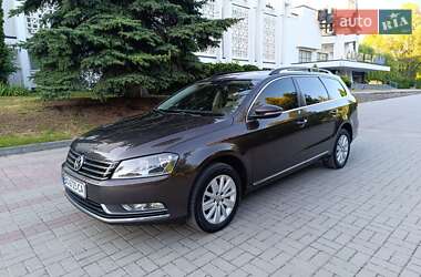 Универсал Volkswagen Passat 2013 в Тернополе