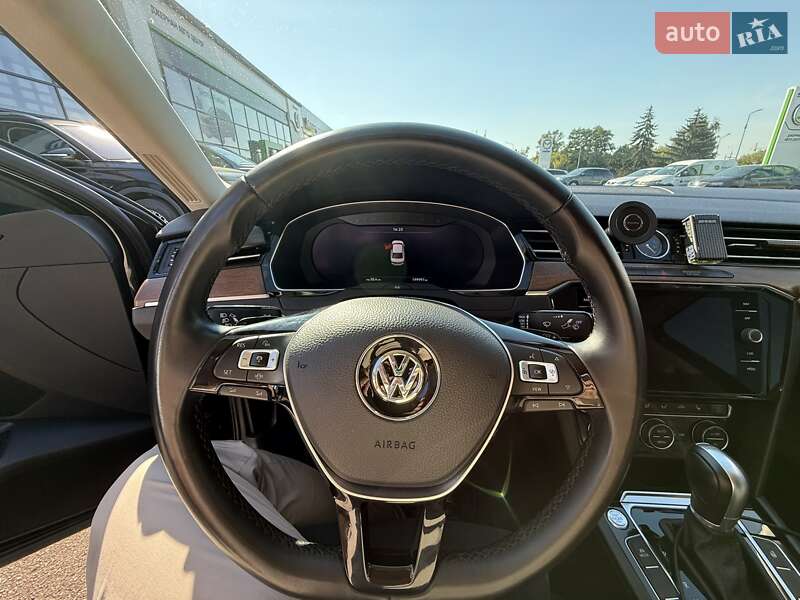 Седан Volkswagen Passat 2018 в Тернополе