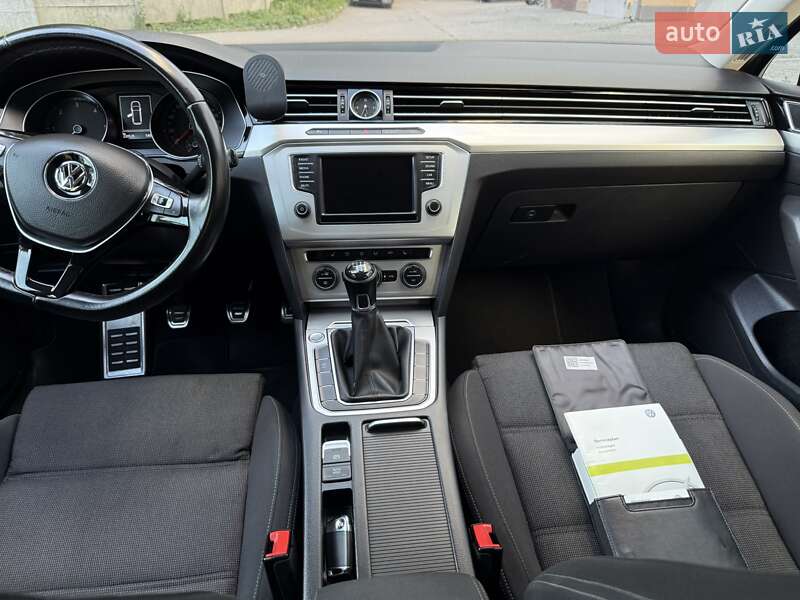 Універсал Volkswagen Passat 2014 в Івано-Франківську