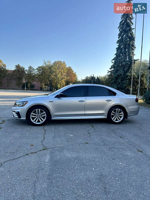 Седан Volkswagen Passat 2016 в Лозовой фото 4 Седан Volkswagen Passat 2016 в Лозовой