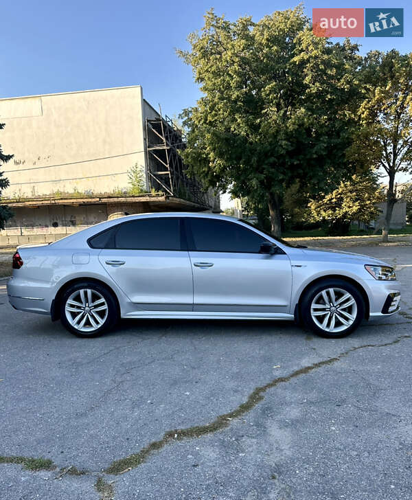 Седан Volkswagen Passat 2016 в Лозовой фото 14 Седан Volkswagen Passat 2016 в Лозовой
