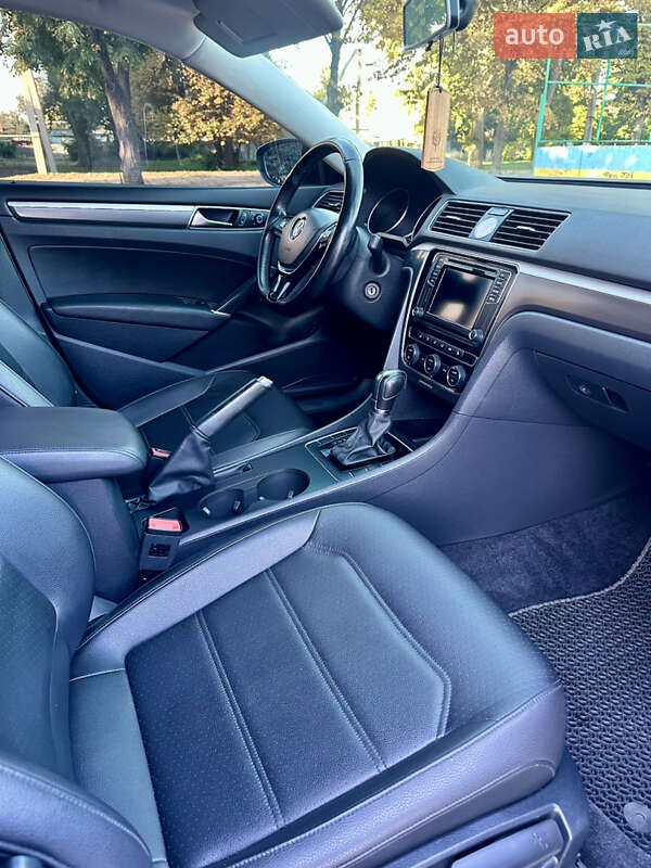 Седан Volkswagen Passat 2016 в Лозовой фото 24 Седан Volkswagen Passat 2016 в Лозовой