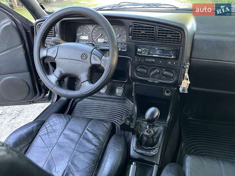 Седан Volkswagen Passat 1994 в Днепре