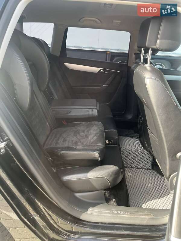 Універсал Volkswagen Passat 2012 в Ковелі