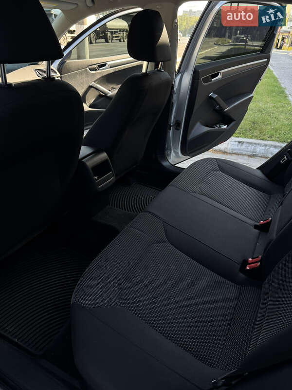 Седан Volkswagen Passat 2016 в Тернополе фото 26 Седан Volkswagen Passat 2016 в Тернополе