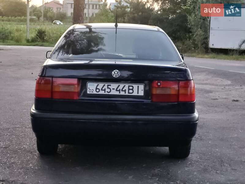 Седан Volkswagen Passat 1994 в Виннице