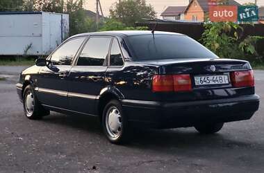 Седан Volkswagen Passat 1994 в 