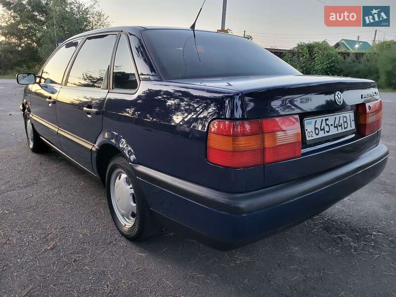 Седан Volkswagen Passat 1994 в Виннице
