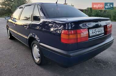 Седан Volkswagen Passat 1994 в 