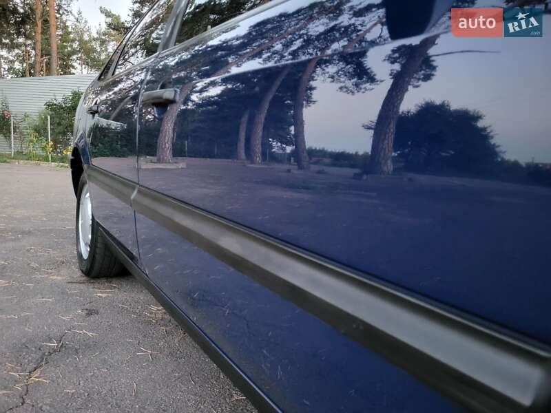 Седан Volkswagen Passat 1994 в Виннице