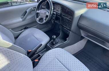 Седан Volkswagen Passat 1994 в 