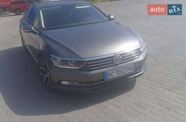 Седан Volkswagen Passat 2015 в Львове