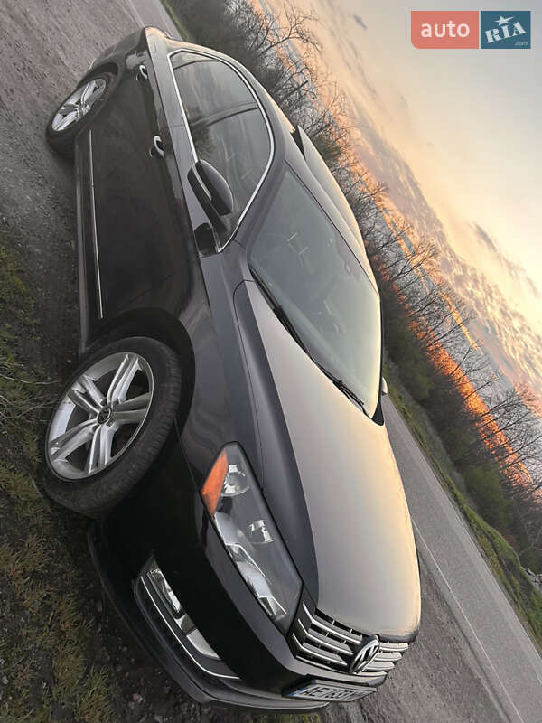 Седан Volkswagen Passat 2013 в Дніпрі