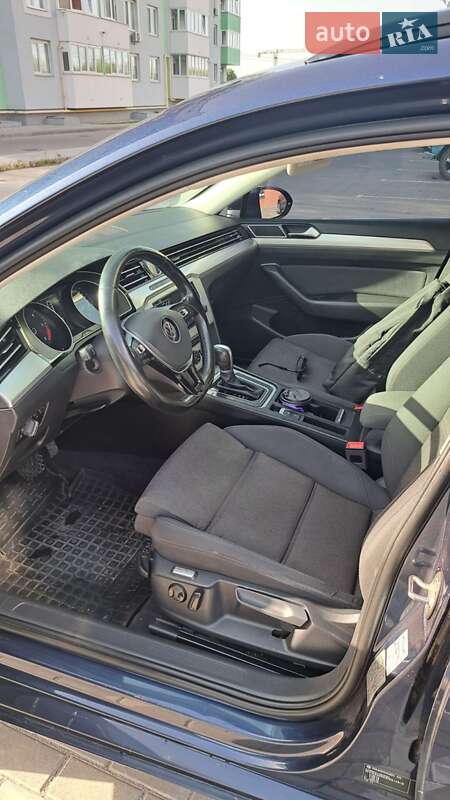 Универсал Volkswagen Passat 2015 в Львове