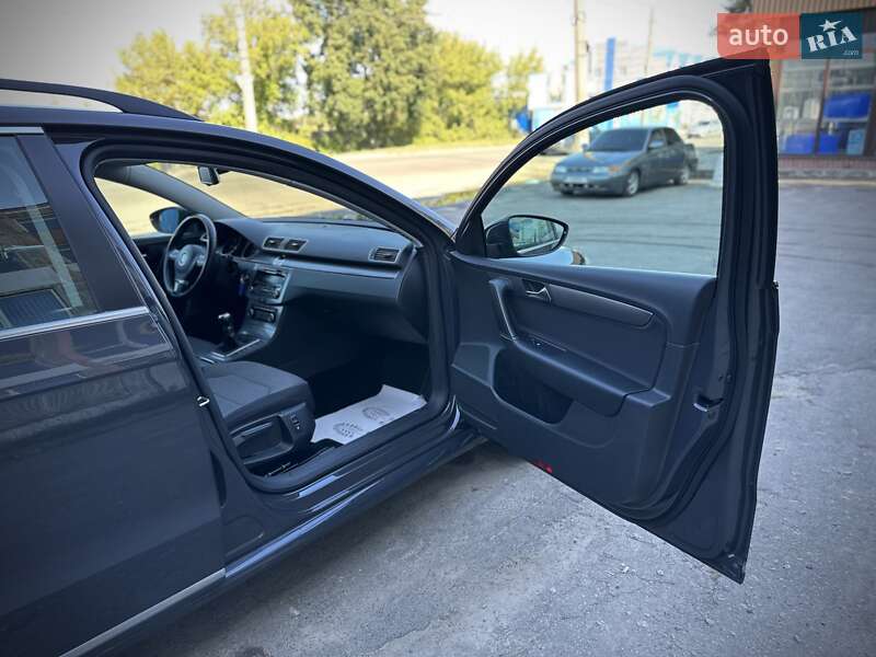Универсал Volkswagen Passat 2011 в Сумах
