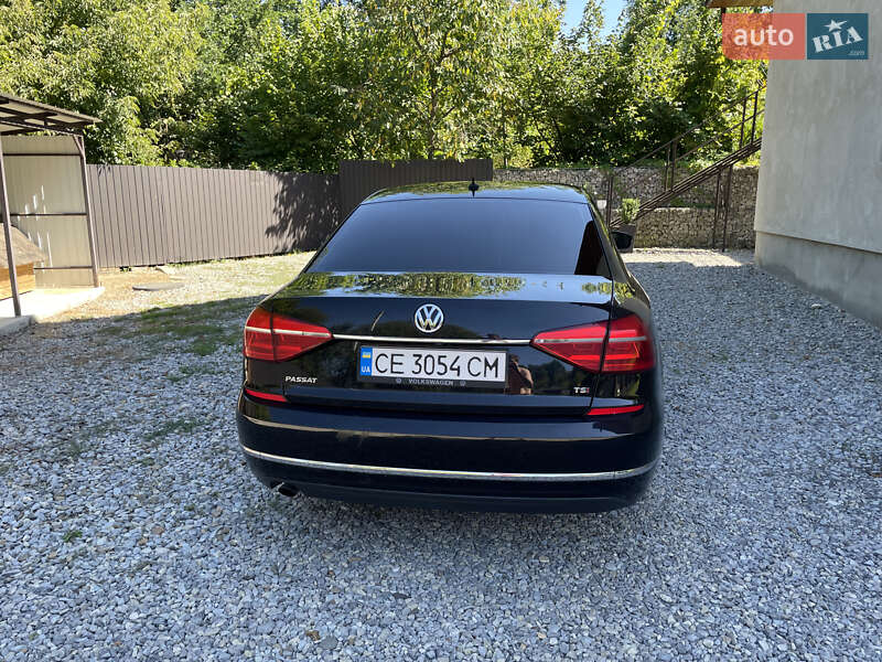 Седан Volkswagen Passat 2016 в Черновцах