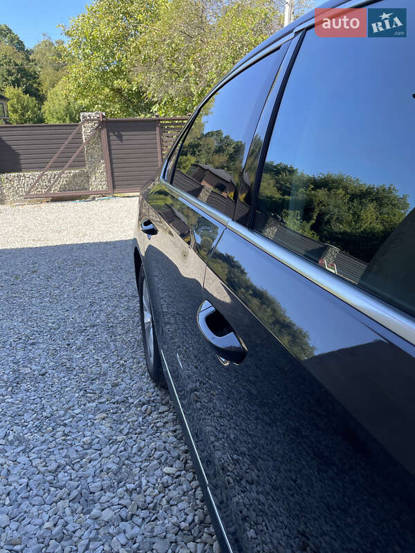 Седан Volkswagen Passat 2016 в Черновцах