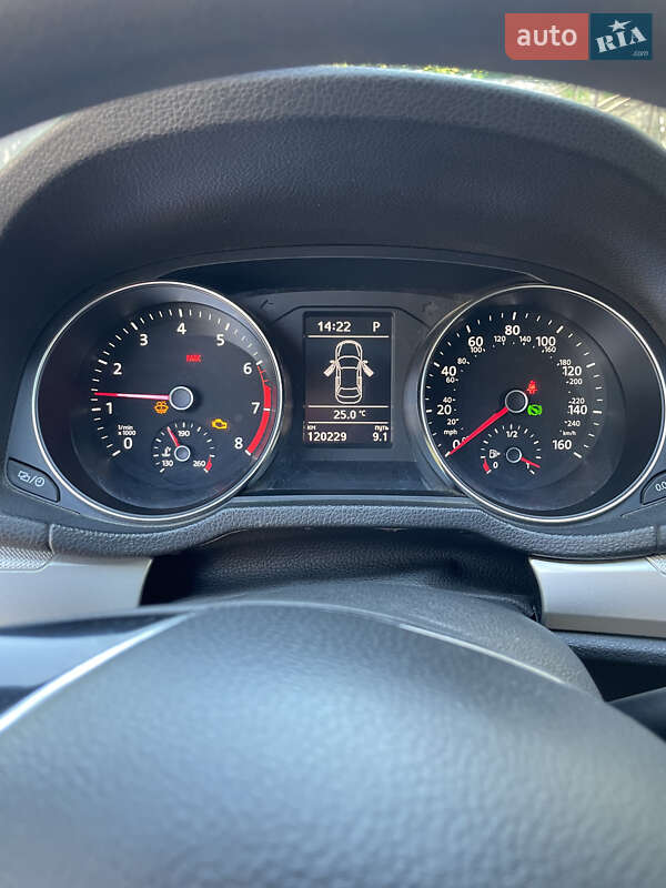 Седан Volkswagen Passat 2016 в Черновцах