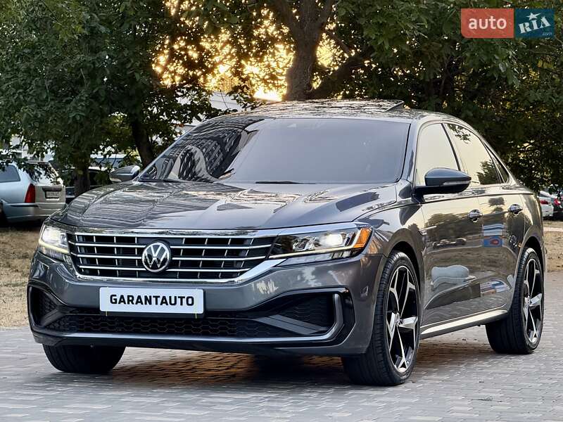 Седан Volkswagen Passat 2020 в Одессе