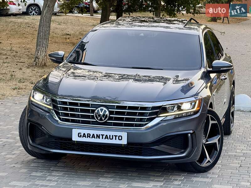 Седан Volkswagen Passat 2020 в Одессе