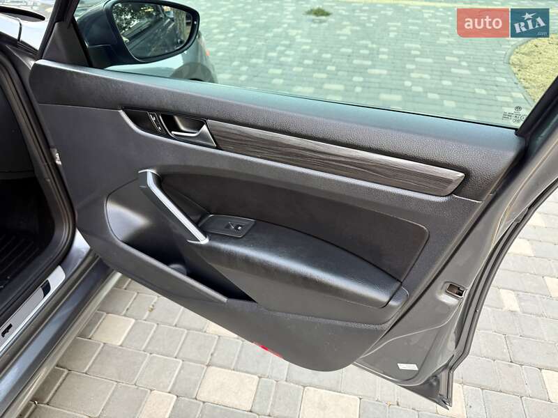 Седан Volkswagen Passat 2020 в Одессе