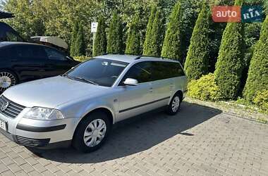 Універсал Volkswagen Passat 2001 в Рівному