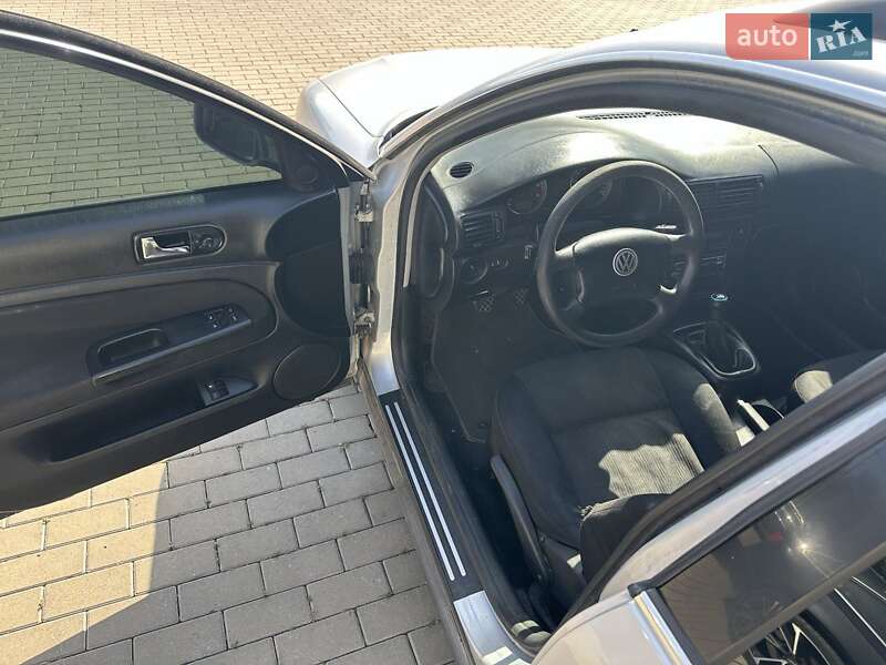 Універсал Volkswagen Passat 2001 в Рівному