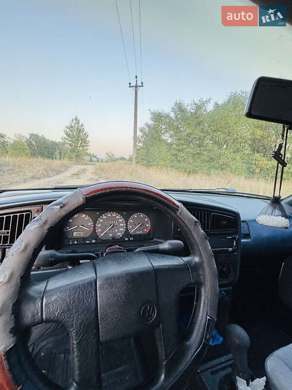 Седан Volkswagen Passat 1992 в Гайвороні