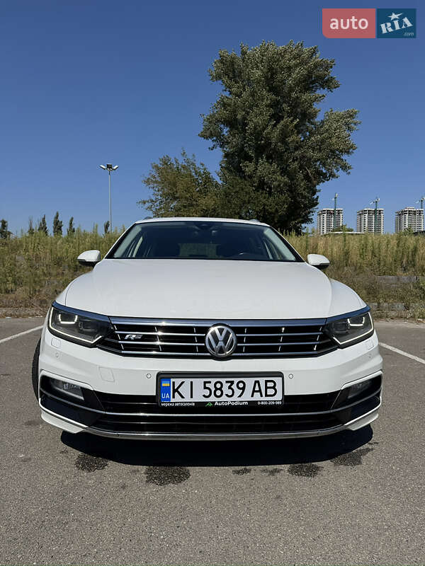 Универсал Volkswagen Passat 2018 в Киеве