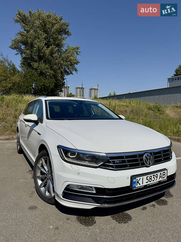 Универсал Volkswagen Passat 2018 в Киеве