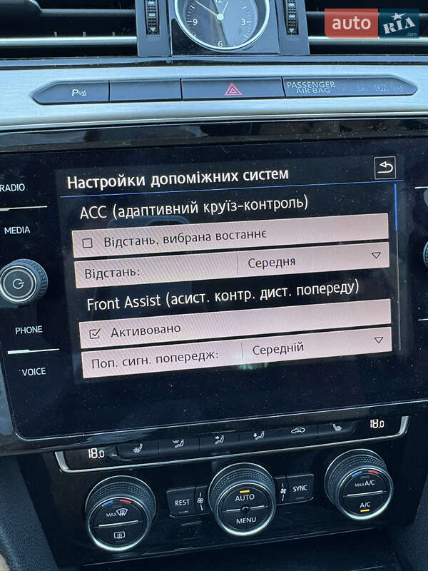 Универсал Volkswagen Passat 2018 в Киеве