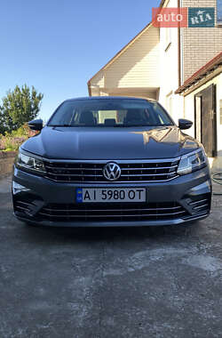 Седан Volkswagen Passat 2018 в Києві