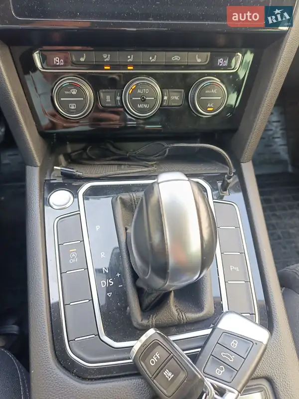 Volkswagen Passat 2020 VIN WVWZZZ3CZLE135942 фото оголошення 15 з 46