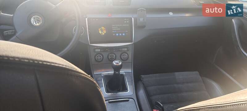 Седан Volkswagen Passat 2005 в Городенке