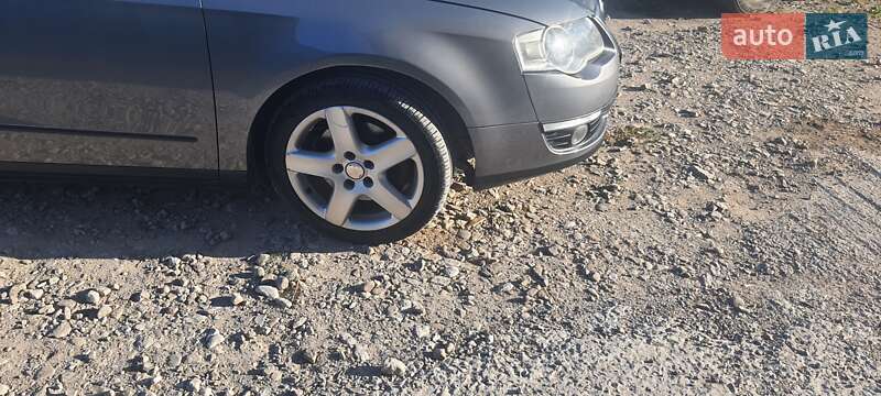 Седан Volkswagen Passat 2005 в Городенке