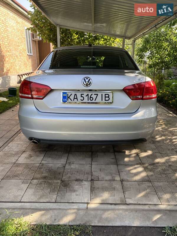 Седан Volkswagen Passat 2013 в Киеве