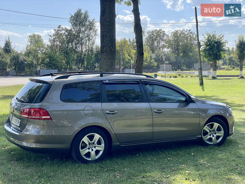 Универсал Volkswagen Passat 2011 в Хмельницком