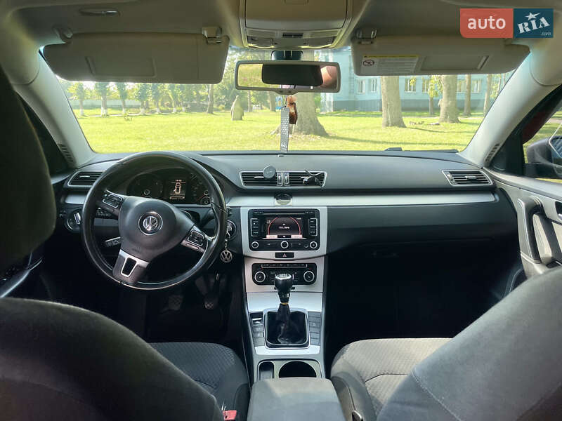 Универсал Volkswagen Passat 2011 в Хмельницком