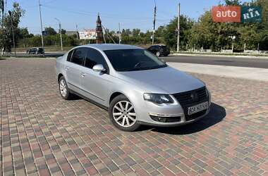 Седан Volkswagen Passat 2005 в Смілі