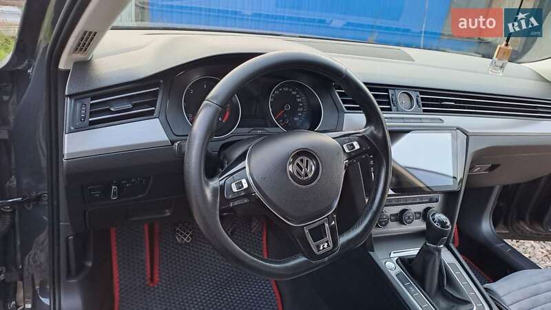 Седан Volkswagen Passat 2015 в Бучачі