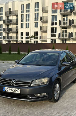 Седан Volkswagen Passat 2012 в Львові