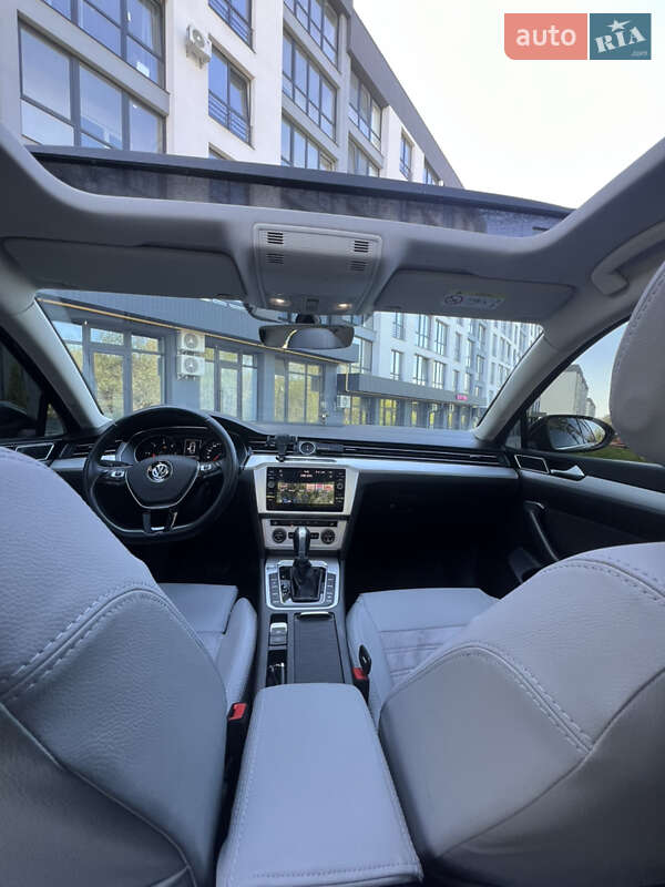 Седан Volkswagen Passat 2017 в Львове